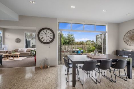 Photo of property in 5 Te Mauri Place, Omaha, 0986