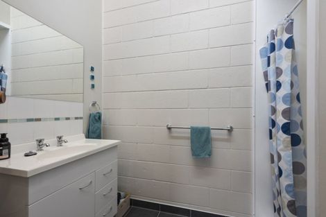 Photo of property in 17a Castle Crescent, Stokes Valley, Lower Hutt, 5019