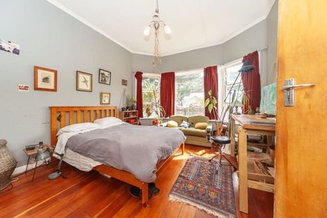 Photo of property in 87-87a Freyberg Street, Lyall Bay, Wellington, 6022