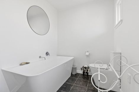 Photo of property in 13 Cowling Road, Hurdon, New Plymouth, 4310