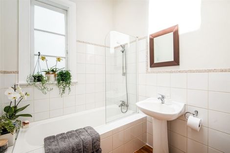 Photo of property in 8 Westwell Road, Belmont, Auckland, 0622