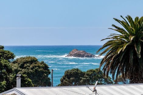 Photo of property in 17 Hahei Beach Road, Hahei, Whitianga, 3591