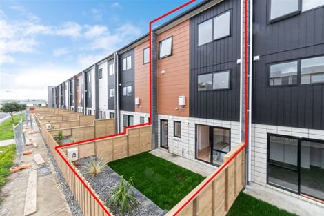 Photo of property in 8 Meritage Lane, Te Atatu South, Auckland, 0610