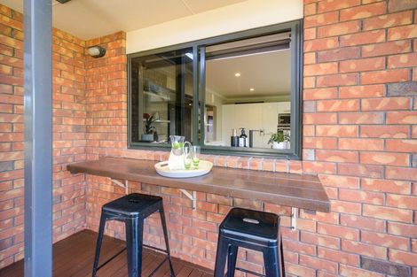 Photo of property in 18 Daniel Place, Kelvin Grove, Palmerston North, 4414