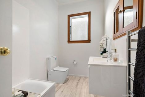 Photo of property in 165a Ohiro Road, Brooklyn, Wellington, 6021