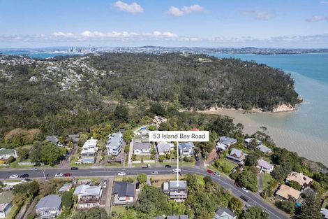 Photo of property in 53 Island Bay Road, Beach Haven, Auckland, 0626