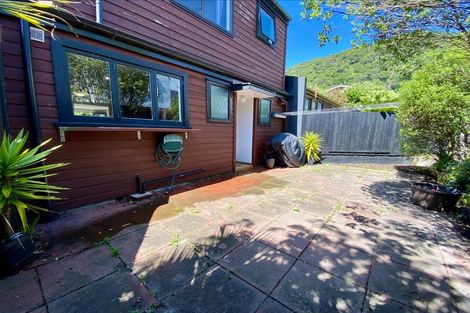 Photo of property in 3b Pukatea Street, Eastbourne, Lower Hutt, 5013