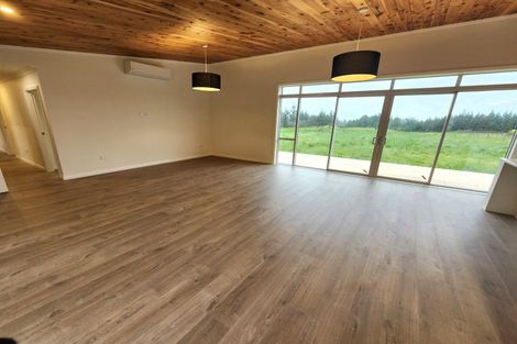 Photo of property in 2 Sarona Park Drive, Omanawa, 3171