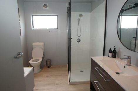 Photo of property in 42a Hill Street, Onehunga, Auckland, 1061