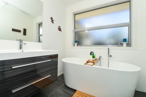 Photo of property in 10 The Rocks, Flagstaff, Hamilton, 3210