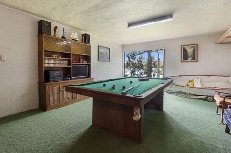 Photo of property in 5 Chapman Road, Te Atatu Peninsula, Auckland, 0610