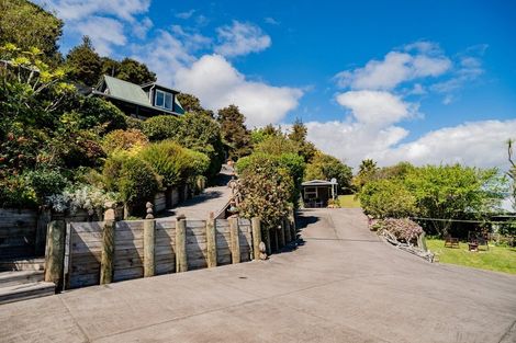 Photo of property in 50 Oxford Terrace, Coromandel, 3506