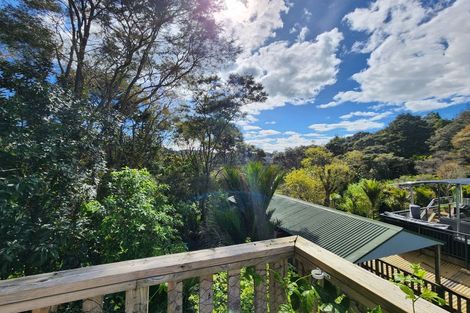 Photo of property in 126 Laingholm Drive, Laingholm, Auckland, 0604