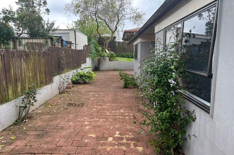 Photo of property in 2/40 Gills Avenue, Papakura, 2110