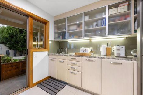 Photo of property in 109 Moncks Spur Road, Redcliffs, Christchurch, 8081