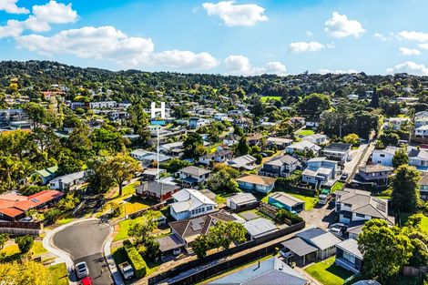 Photo of property in 12 Firle Place, Green Bay, Auckland, 0604