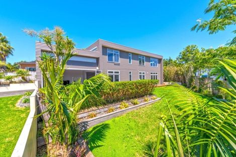 Photo of property in 77 Kittiwake Drive, Schnapper Rock, Auckland, 0632