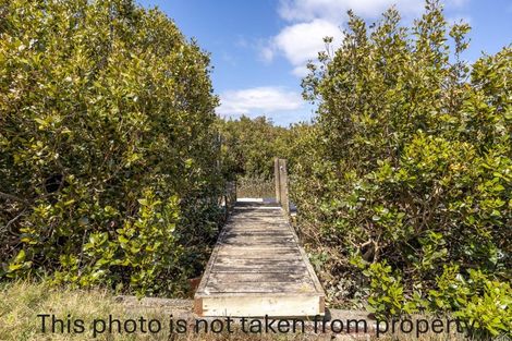 Photo of property in 2 Wharf Road, Te Atatu Peninsula, Auckland, 0610