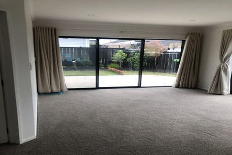 Photo of property in 10 Carthey Road, Wainui, 0932