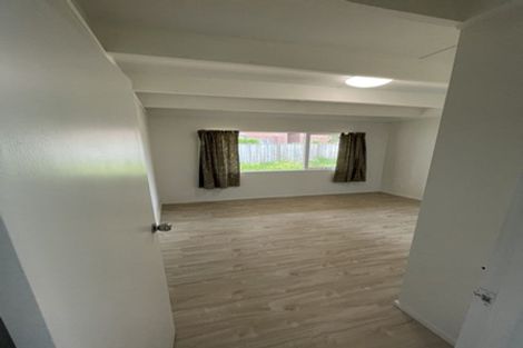 Photo of property in 7/5 Keeling Road, Henderson, Auckland, 0612