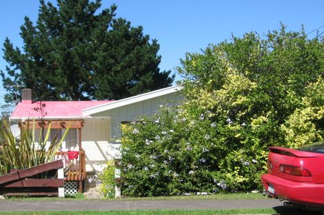 Photo of property in 74 Arran Road, Browns Bay, Auckland, 0630