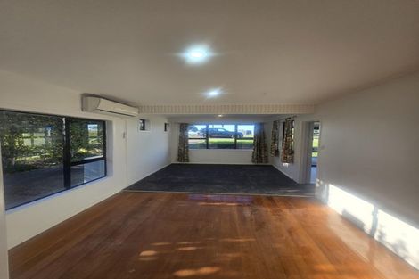 Photo of property in 9 Tatau Way, Te Atatu Peninsula, Auckland, 0610
