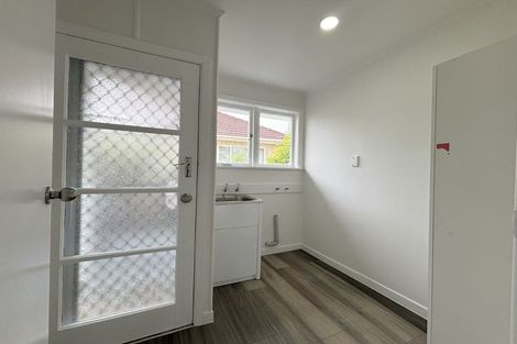 Photo of property in 28 Swanson Road, Henderson, Auckland, 0610