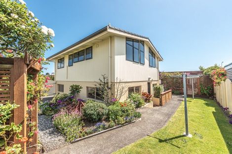 Photo of property in 30 Karamu Street, Tawhero, Whanganui, 4501