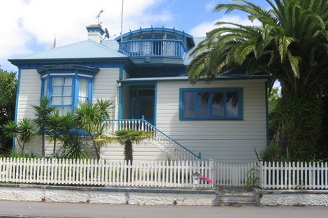 Photo of property in 19 Cambridge Terrace, Devonport, Auckland, 0624