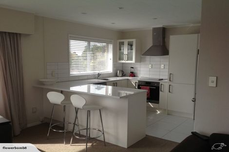 Photo of property in 147 Glenfield Road, Hillcrest, Auckland, 0626