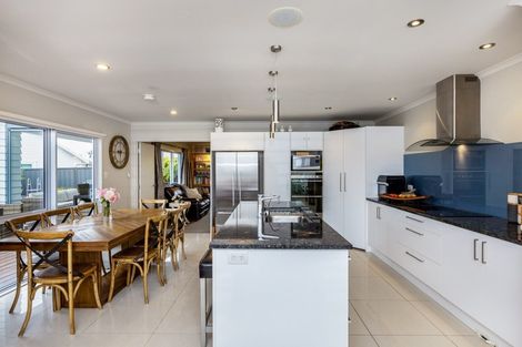 Photo of property in 14 Karoola Place, Havelock North, 4130