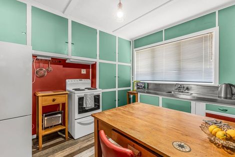 Photo of property in 9 Parris Street, Moturoa, New Plymouth, 4310