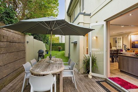 Photo of property in 14a Gibbons Road, Takapuna, Auckland, 0622