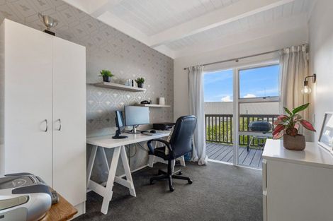 Photo of property in 65 Okura River Road, Okura, Albany, 0792