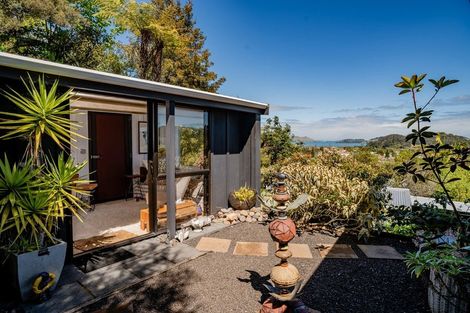 Photo of property in 50 Oxford Terrace, Coromandel, 3506