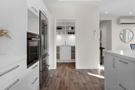 Photo of property in 100 Memorial Avenue, Ilam, Christchurch, 8053