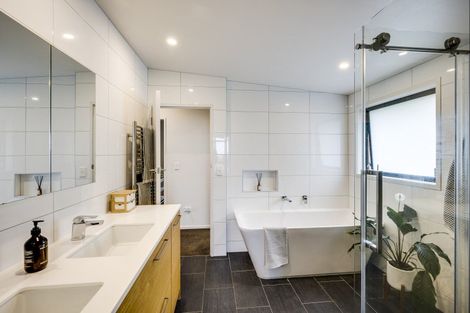 Photo of property in 13 Havelock Road, Hospital Hill, Napier, 4110