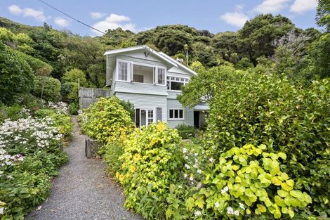 Photo of property in 16 Kowhai Street, Eastbourne, Lower Hutt, 5013