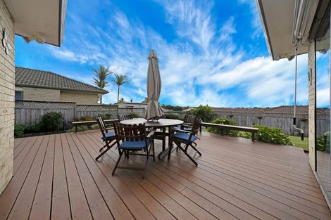 Photo of property in 15 Summerland Drive, Henderson, Auckland, 0612