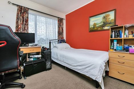 Photo of property in 49 Harmel Road, Glendene, Auckland, 0602