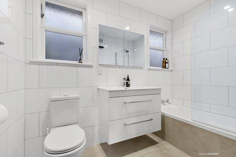 Photo of property in 76 Farnham Street, Mornington, Wellington, 6021