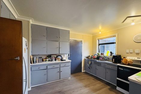 Photo of property in 32 Gloucester Street, Takaro, Palmerston North, 4412