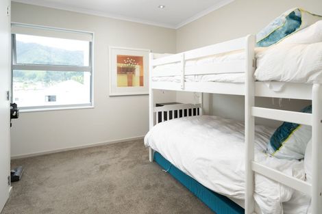 Photo of property in Oxleys Rock Apartments, 401/6 London Quay, Picton, 7220