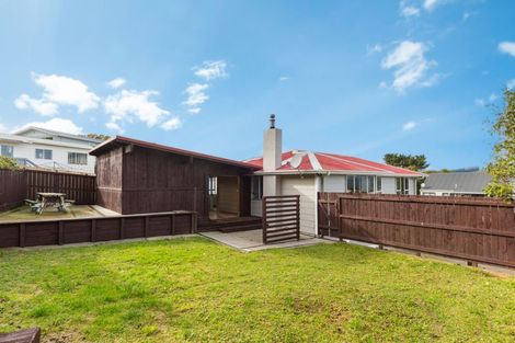 Photo of property in 13 Sombrero View, Ascot Park, Porirua, 5024