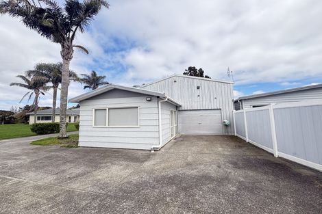 Photo of property in 154 Boord Crescent, Kumeu, 0891