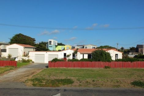 Photo of property in 31 Marine Parade South, Foxton Beach, Foxton, 4815
