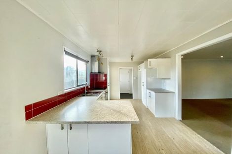 Photo of property in 15 Mon Desir Place, Manurewa, Auckland, 2102