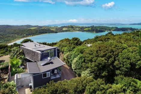 Photo of property in 17 Bella Vista Road, Omiha, Waiheke Island, 1081