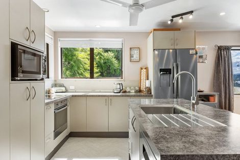 Photo of property in 101 Bruce Wallace Place, Whangamata, 3620