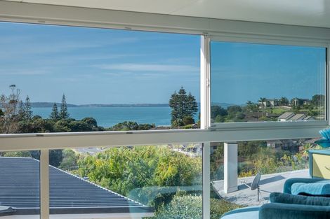 Photo of property in 1015b Beach Road, Torbay, Auckland, 0630